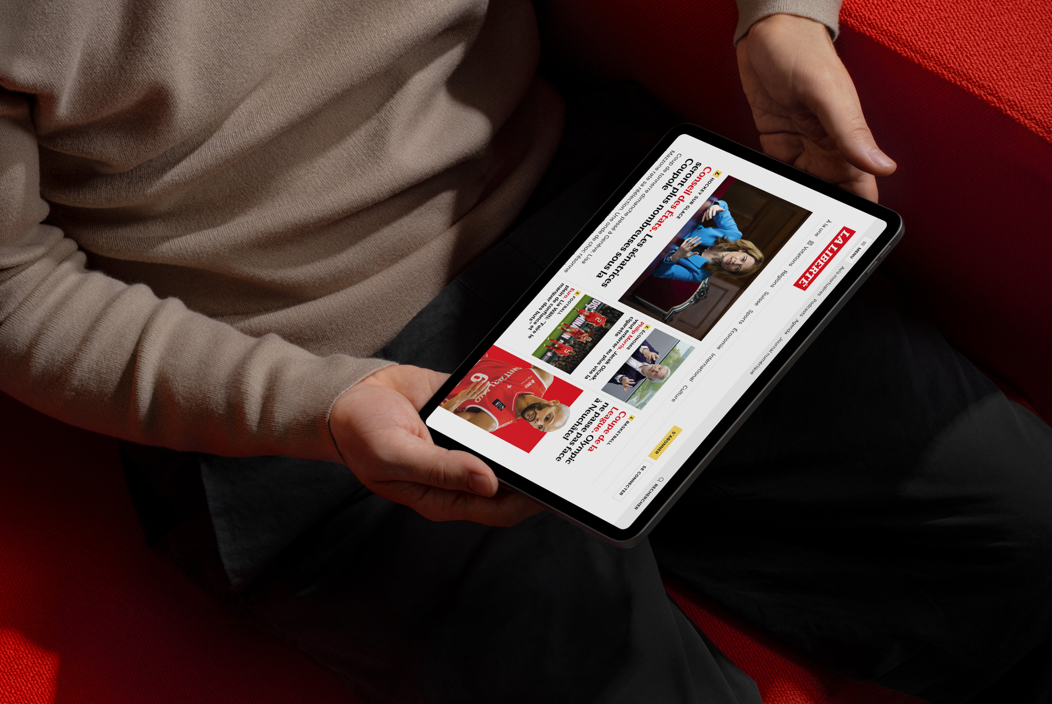 Homepage avec des images plein écran qui défilent.